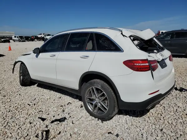 WDC0G4JB4HF120440 2017 MERCEDES-BENZ GLC - Image 2