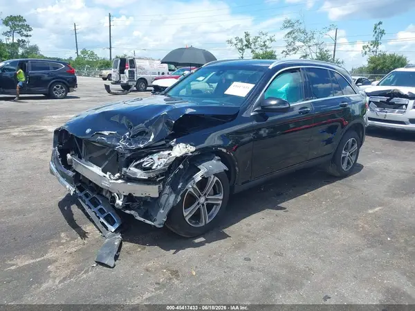 WDC0G4JB4HF185062 2017 MERCEDES-BENZ GLC - Image 2