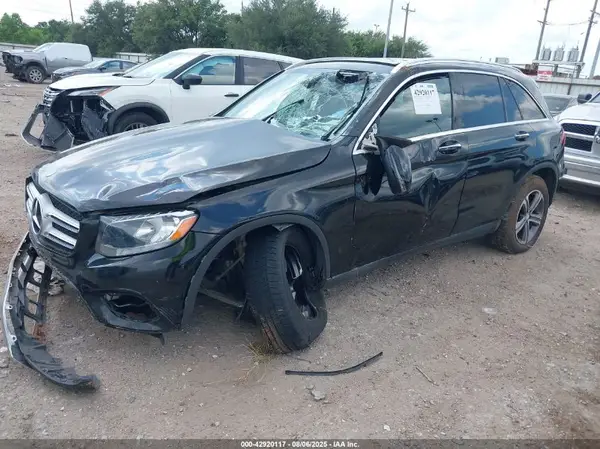WDC0G4JB4HF196661 2017 MERCEDES-BENZ GLC - Image 2