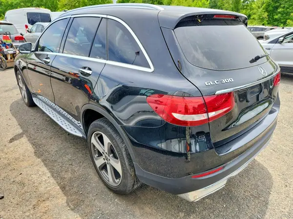 WDC0G4JB4JV022679 2018 MERCEDES-BENZ GLC - Image 2