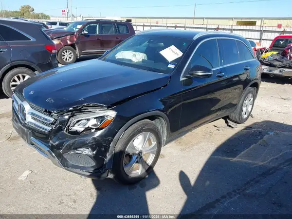 WDC0G4JB4JV023962 2018 MERCEDES-BENZ GLC - Image 2