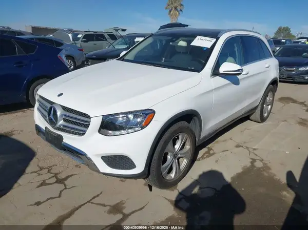 WDC0G4JB4JV026893 2018 MERCEDES-BENZ GLC - Image 2