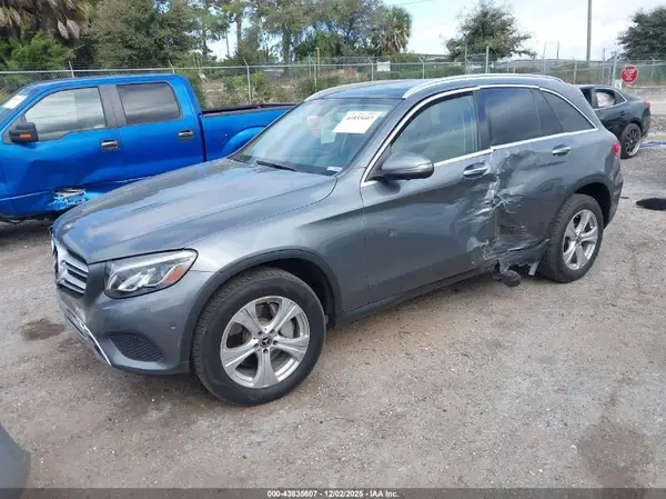 WDC0G4JB4JV029583 2018 MERCEDES-BENZ GLC - Image 2