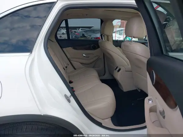 WDC0G4JB4JV038378 2018 MERCEDES-BENZ GLC - Image 8