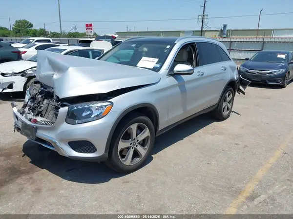 WDC0G4JB4JV039739 2018 MERCEDES-BENZ GLC - Image 2