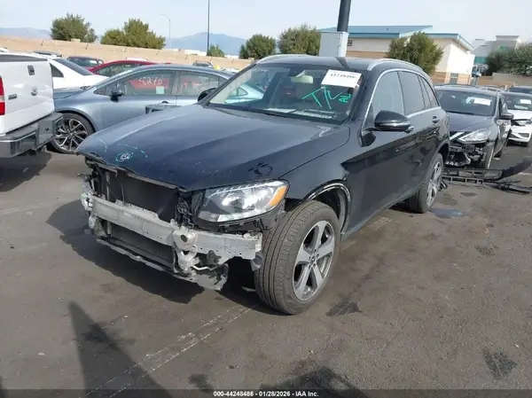 WDC0G4JB4JV052538 2018 MERCEDES-BENZ GLC - Image 2