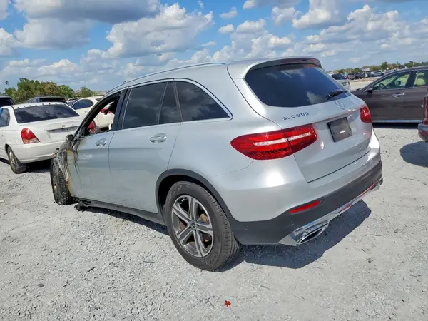 WDC0G4JB4JV060073 2018 MERCEDES-BENZ GLC - Image 2