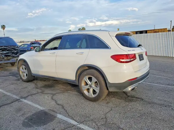 WDC0G4JB4JV063202 2018 MERCEDES-BENZ GLC - Image 2