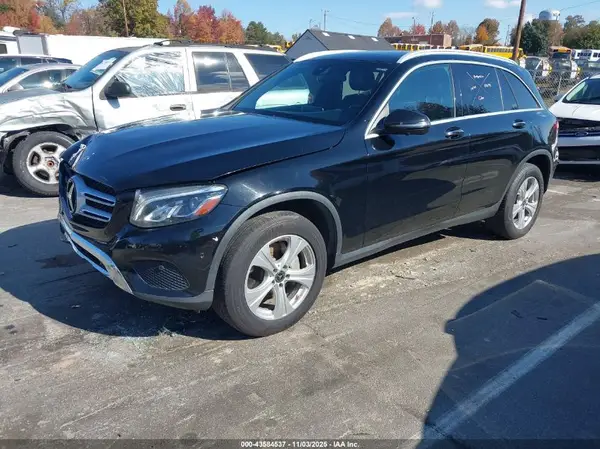 WDC0G4JB4JV075818 2018 MERCEDES-BENZ GLC - Image 2