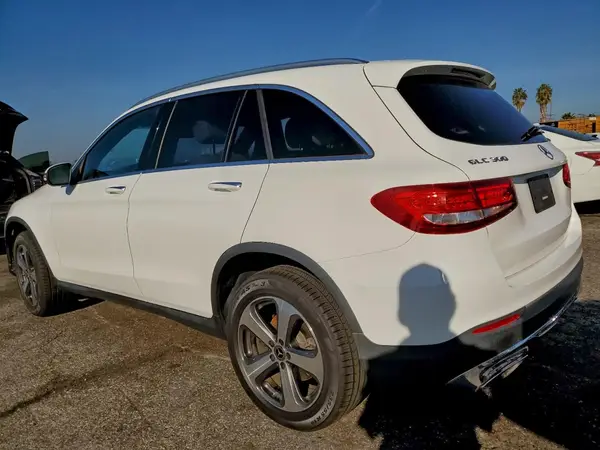 WDC0G4JB4JV097849 2018 MERCEDES-BENZ GLC - Image 2