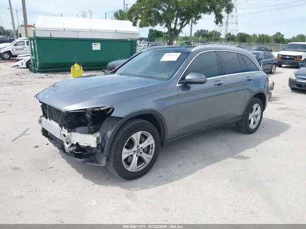 WDC0G4JB4JV100880 2018 MERCEDES-BENZ GLC - Image 2