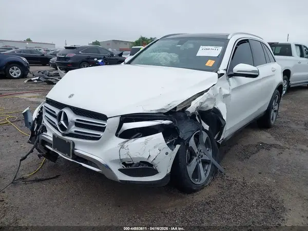 WDC0G4JB4K1000402 2019 MERCEDES-BENZ GLC - Image 2