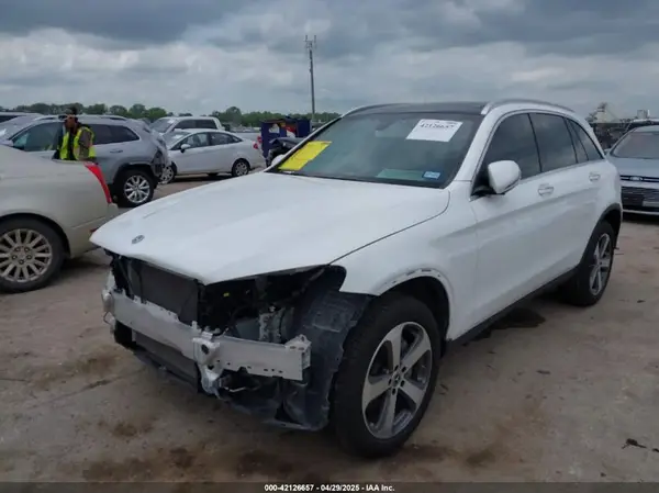 WDC0G4JB4KF590524 2019 MERCEDES-BENZ GLC - Image 2