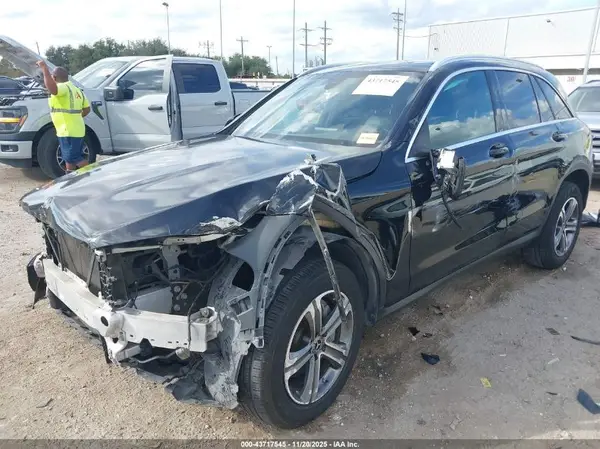 WDC0G4JB4KV118247 2019 MERCEDES-BENZ GLC - Image 2