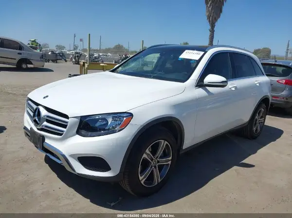 WDC0G4JB4KV126297 2019 MERCEDES-BENZ GLC - Image 2