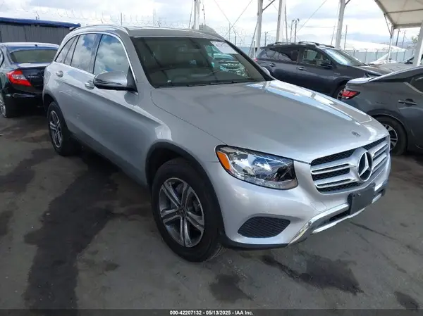 WDC0G4JB4KV129605 2019 MERCEDES-BENZ GLC - Image 1