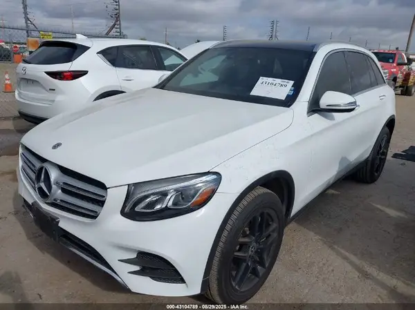 WDC0G4JB4KV158134 2019 MERCEDES-BENZ GLC - Image 2