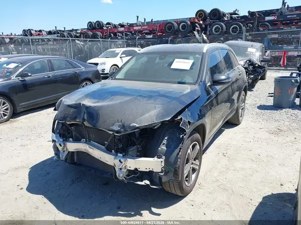 WDC0G4JB4KV168579 2019 MERCEDES-BENZ GLC - Image 2