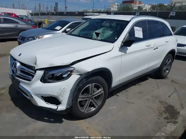 WDC0G4JB4KV186998 2019 MERCEDES-BENZ GLC - Image 2