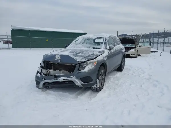 WDC0G4JB5GF005859 2016 MERCEDES-BENZ GLC - Image 2