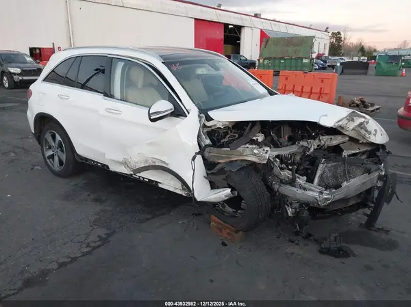WDC0G4JB5GF050204 2016 MERCEDES-BENZ GLC - Image 1