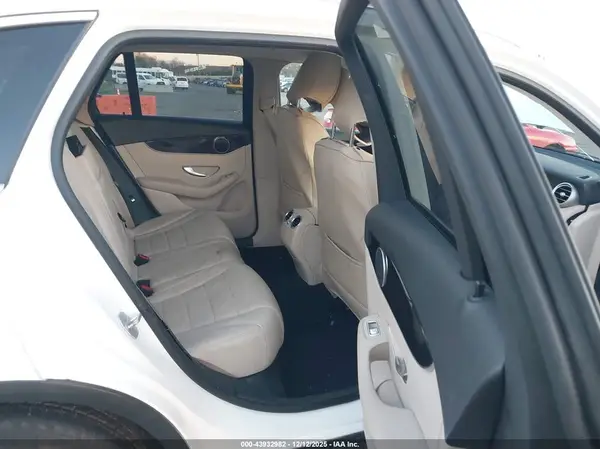WDC0G4JB5GF050204 2016 MERCEDES-BENZ GLC - Image 8