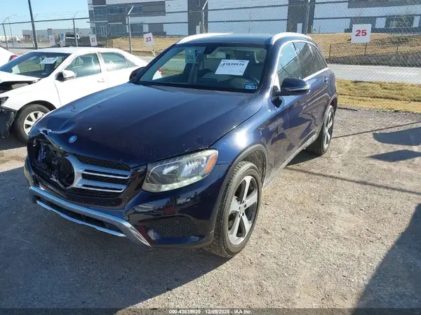 WDC0G4JB5GF052518 2016 MERCEDES-BENZ GLC - Image 2