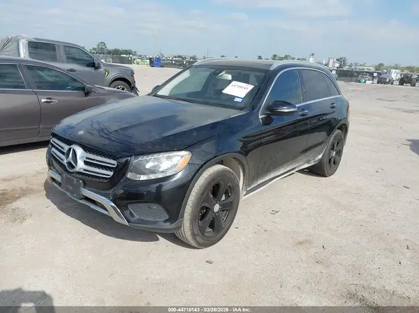 WDC0G4JB5GF103998 2016 MERCEDES-BENZ GLC - Image 2