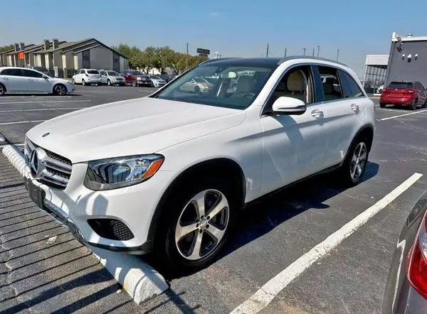 WDC0G4JB5HF127283 2017 MERCEDES-BENZ GLC - Image 2