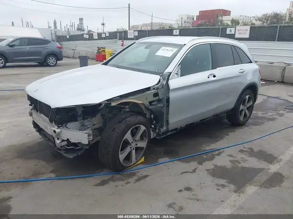 WDC0G4JB5HF127297 2017 MERCEDES-BENZ GLC - Image 2