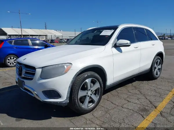 WDC0G4JB5HF135089 2017 MERCEDES-BENZ GLC - Image 2