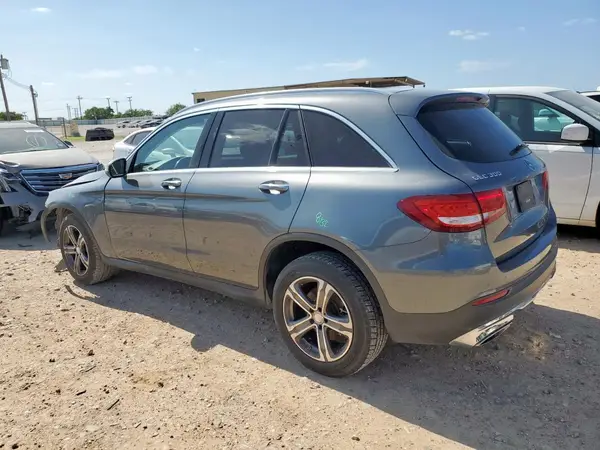 WDC0G4JB5HF165127 2017 MERCEDES-BENZ GLC - Image 2