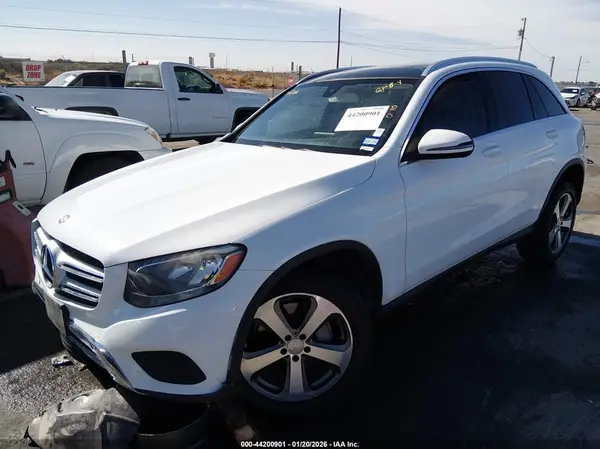 WDC0G4JB5HF168612 2017 MERCEDES-BENZ GLC - Image 2