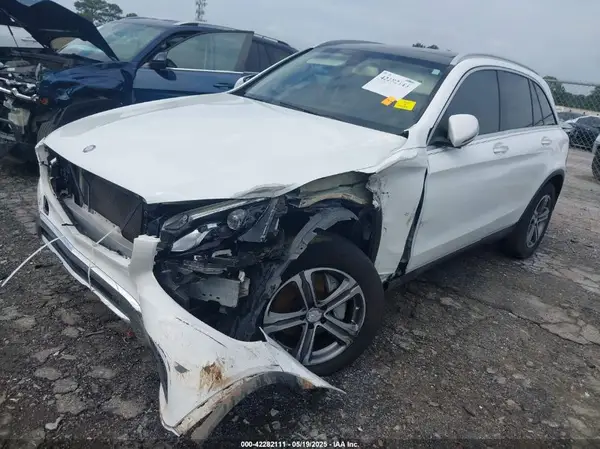 WDC0G4JB5HF176662 2017 MERCEDES-BENZ GLC - Image 2