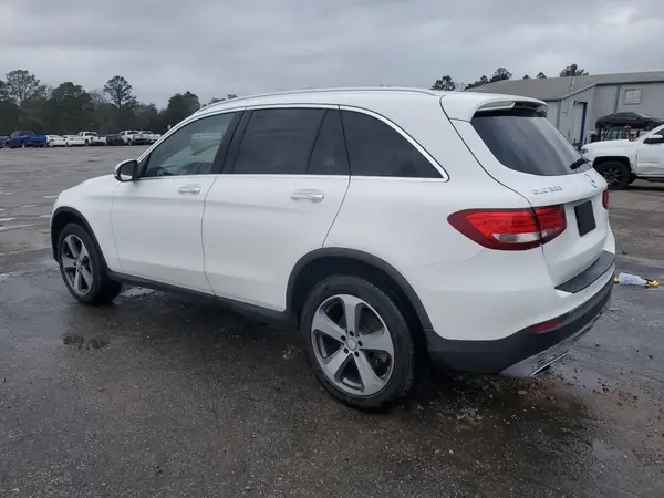 WDC0G4JB5HF176726 2017 MERCEDES-BENZ GLC - Image 2
