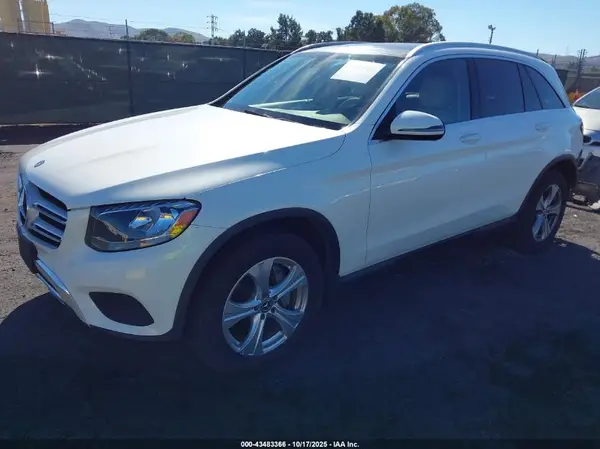 WDC0G4JB5HF246239 2017 MERCEDES-BENZ GLC - Image 2