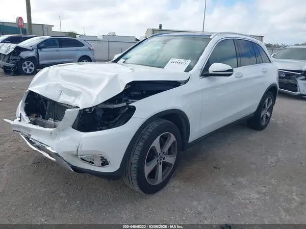 WDC0G4JB5HV002452 2017 MERCEDES-BENZ GLC - Image 2
