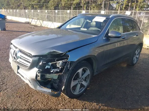 WDC0G4JB5HV005867 2017 MERCEDES-BENZ GLC - Image 2