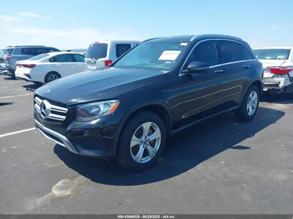 WDC0G4JB5HV010437 2017 MERCEDES-BENZ GLC - Image 2