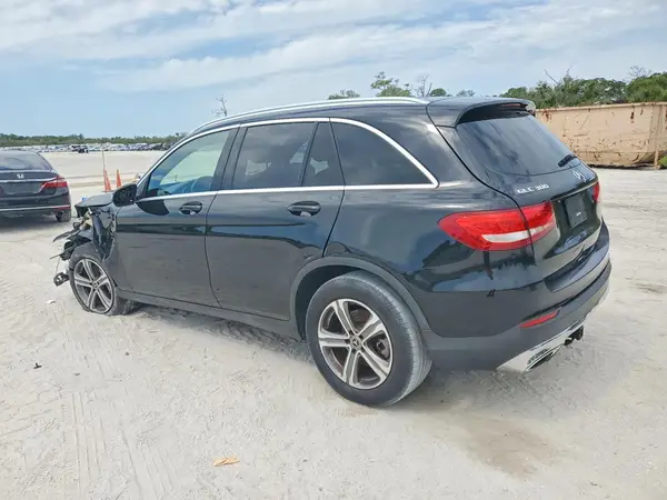 WDC0G4JB5JV024926 2018 MERCEDES-BENZ GLC - Image 2