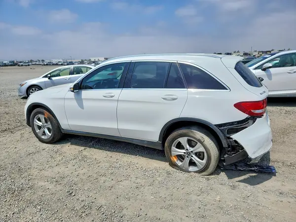 WDC0G4JB5JV035196 2018 MERCEDES-BENZ GLC - Image 2