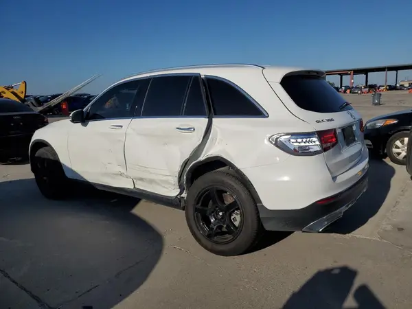 WDC0G4JB5JV037949 2018 MERCEDES-BENZ GLC - Image 2