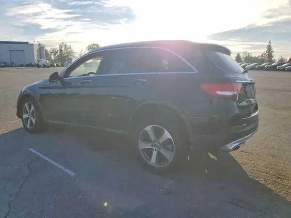 WDC0G4JB5JV051852 2018 MERCEDES-BENZ GLC - Image 2