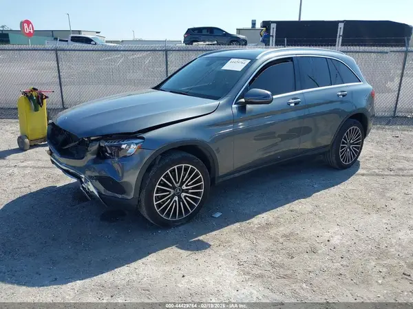 WDC0G4JB5JV061930 2018 MERCEDES-BENZ GLC - Image 2