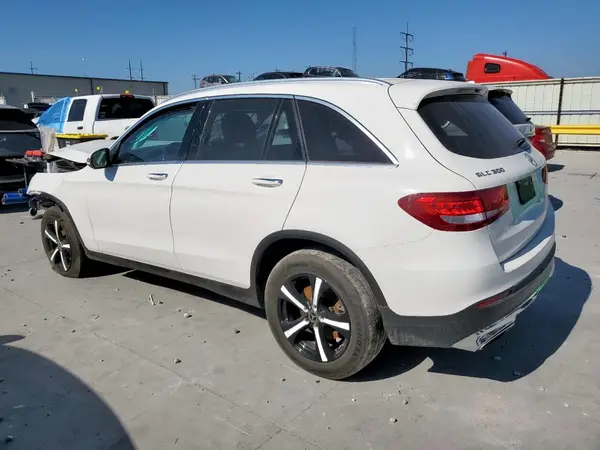 WDC0G4JB5JV067467 2018 MERCEDES-BENZ GLC - Image 2