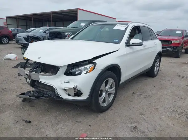 WDC0G4JB5JV073107 2018 MERCEDES-BENZ GLC - Image 2