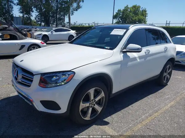 WDC0G4JB5JV074063 2018 MERCEDES-BENZ GLC - Image 2