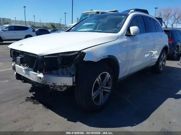 WDC0G4JB5JV076380 2018 MERCEDES-BENZ GLC - Image 2
