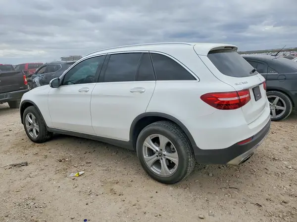WDC0G4JB5JV088500 2018 MERCEDES-BENZ GLC - Image 2