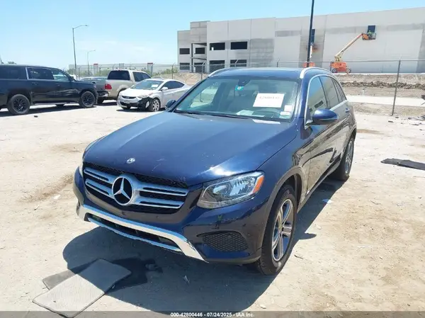 WDC0G4JB5KF569746 2019 MERCEDES-BENZ GLC - Image 2